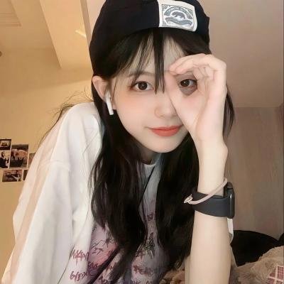 酷爱电影的庞波小姐 海报